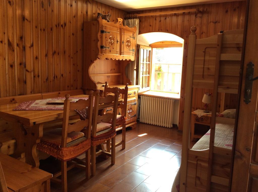 B&B La Vieille Meison De Pappa Sarre Zimmer foto