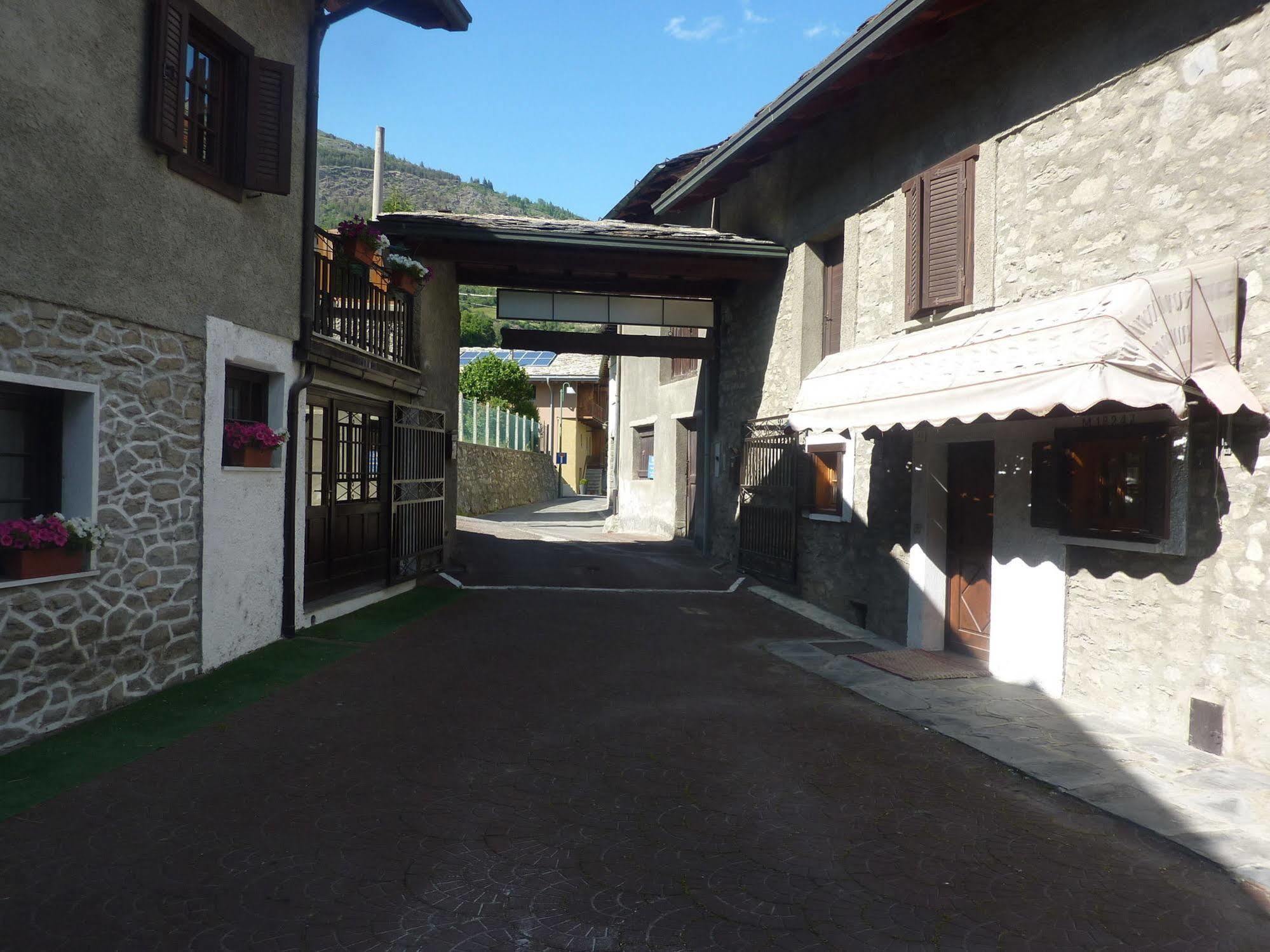 B&B La Vieille Meison De Pappa Sarre Exterior foto